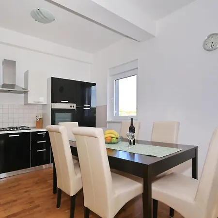 Apartman New! Gabriella 4+2, *