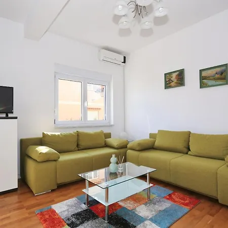 Apartment New! Gabriella 4+2, Privlaka *